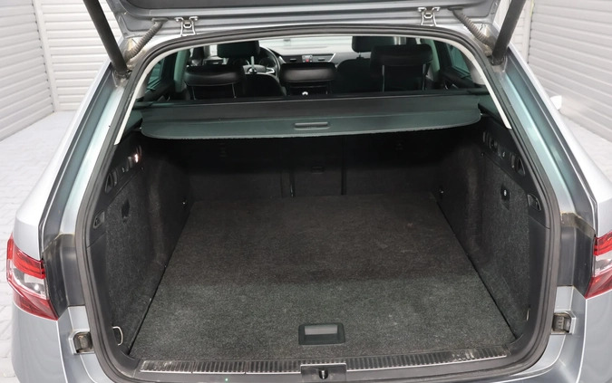 Skoda Superb cena 76400 przebieg: 132000, rok produkcji 2018 z Dolsk małe 232